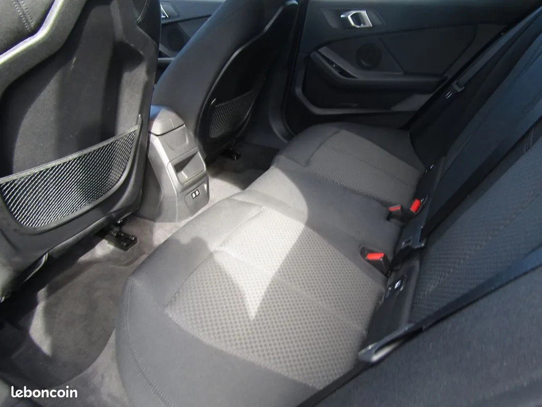BMW 1 Series 2023 photo 5