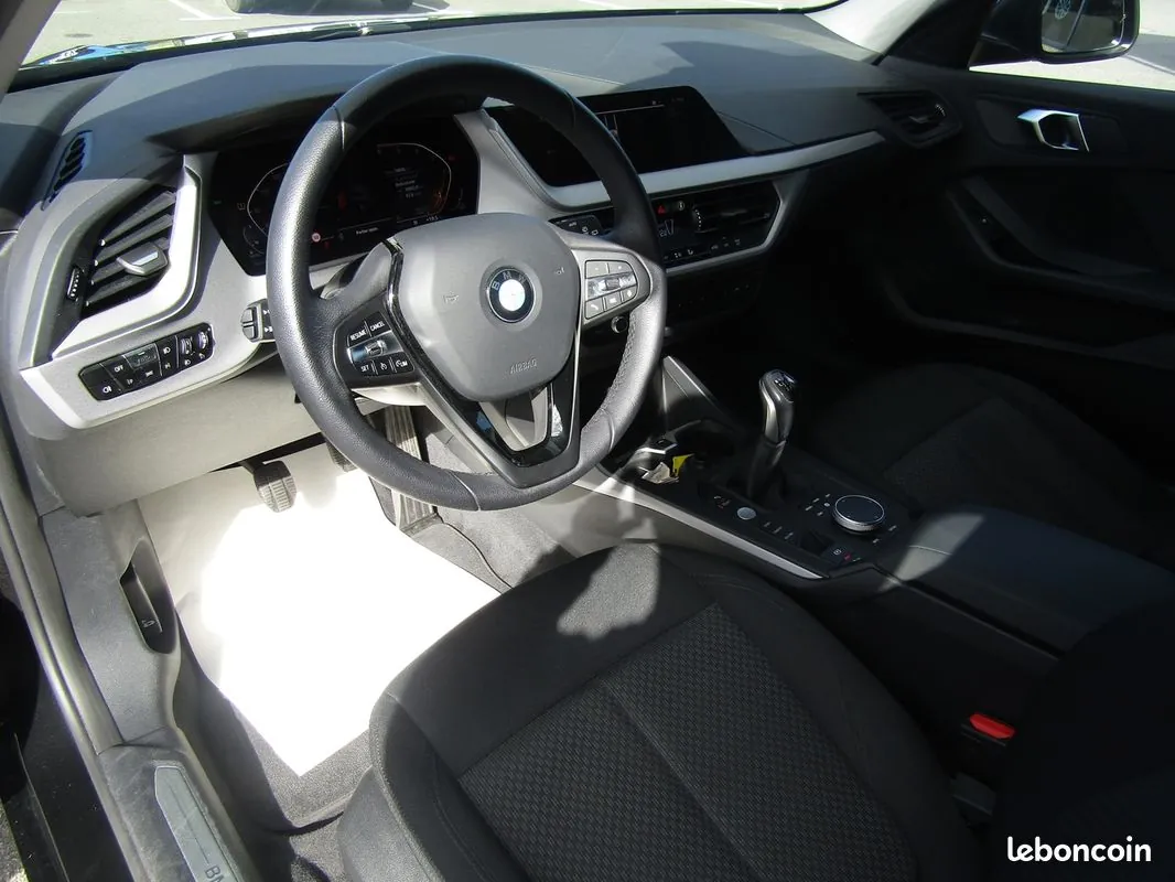 BMW 1 Series 2023 photo 4