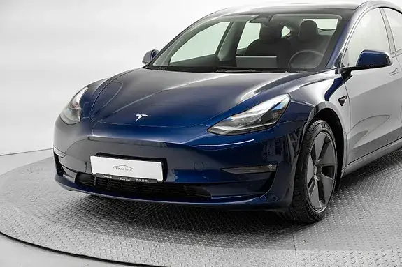 Tesla Model 3 2022 photo 2