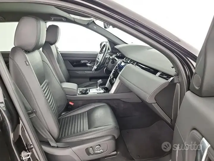 Land Rover Discovery Sport 2022 photo 3