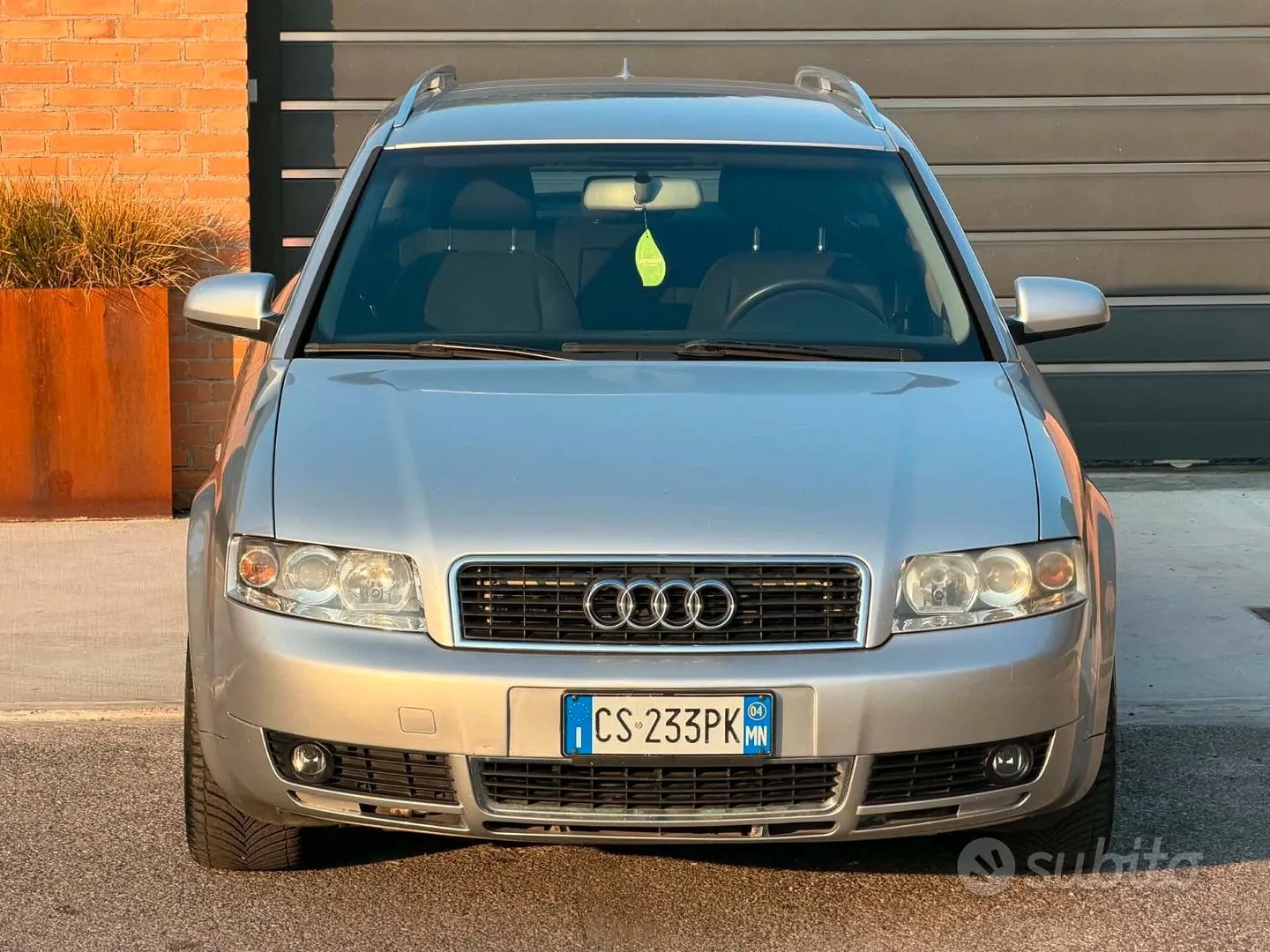 Audi A4 2004 photo 2