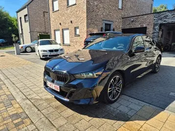 BMW 520I 2024 photo 2