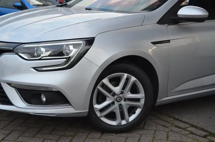 Renault Mégane 2018 photo 3