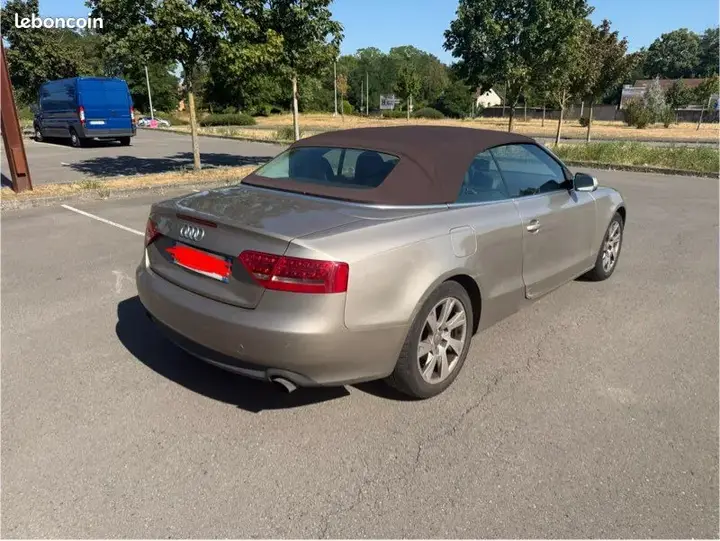Audi A5 2011 photo 2