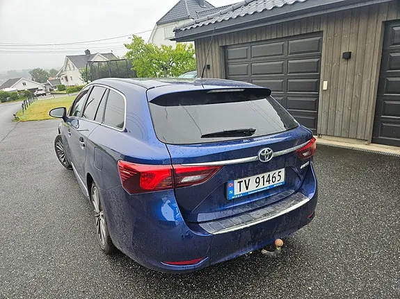 Toyota Avensis 2016 photo 5