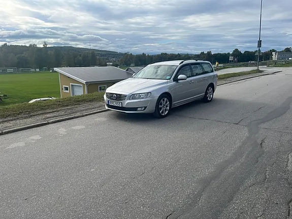 Volvo V70 2016 photo 2