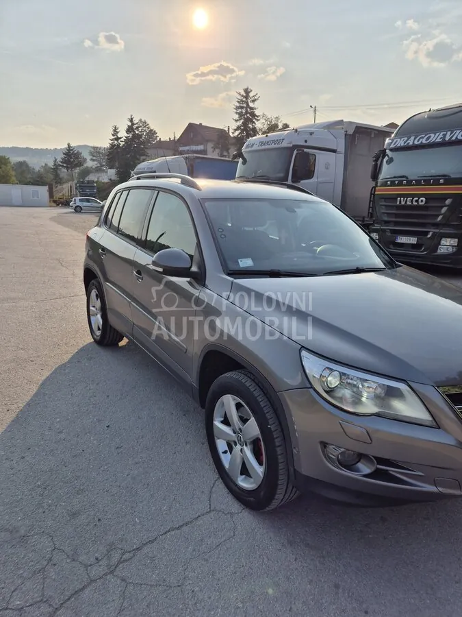 Volkswagen Tiguan 2010 photo 2