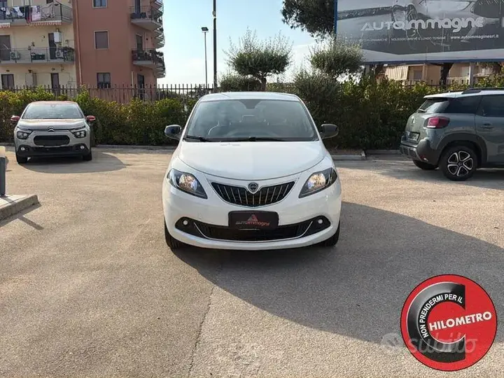 Lancia Ypsilon 2023 photo 2