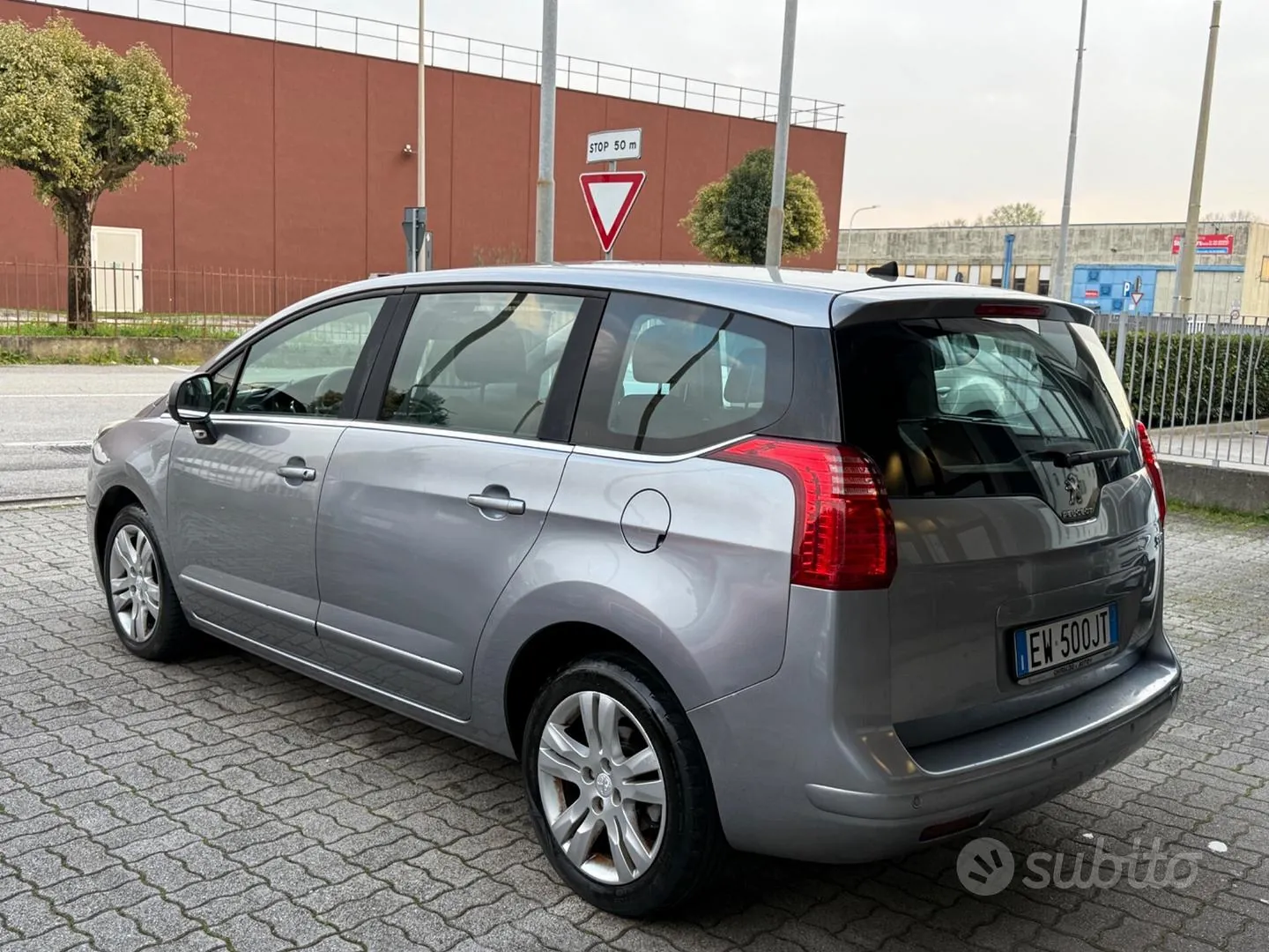 Peugeot 5008 2014 photo 2