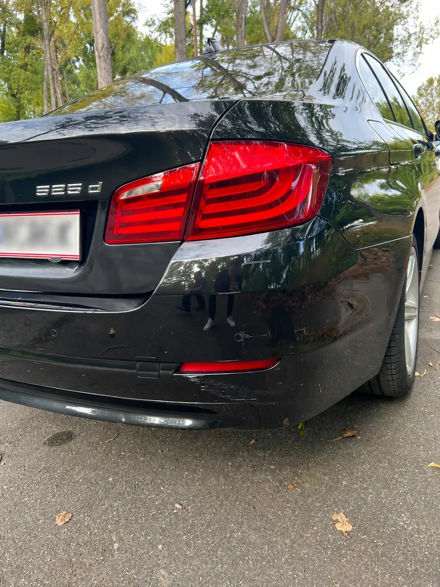 BMW 5 Series 2010 photo 2
