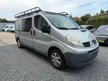 Renault Trafic 2011 photo 2