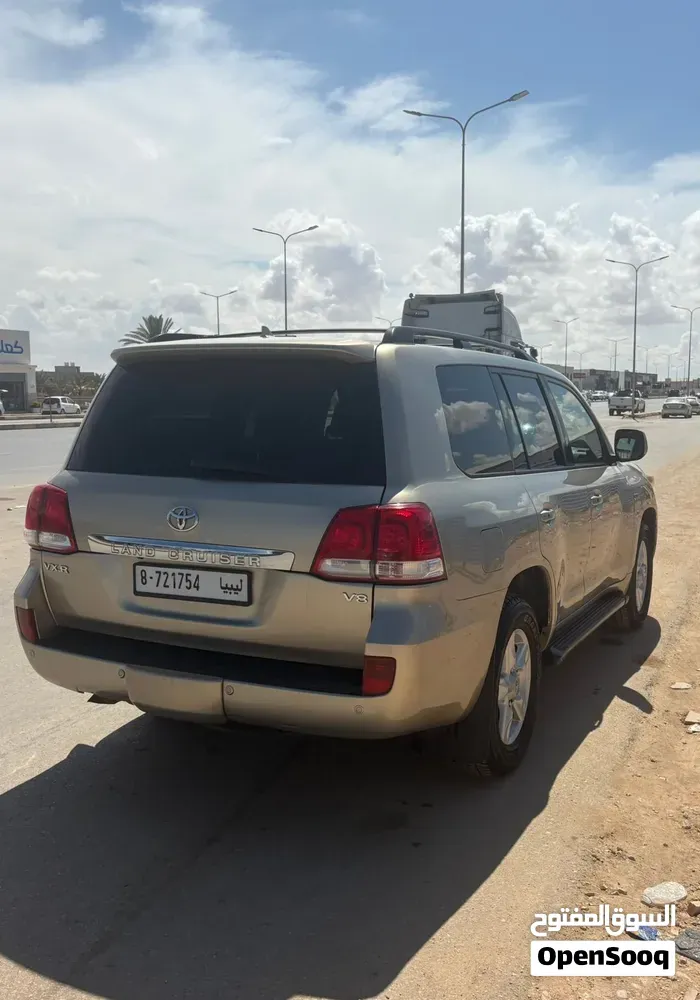 Toyota Land Cruiser 2010 photo 3