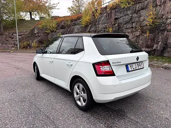 Skoda Fabia 2017 photo 2
