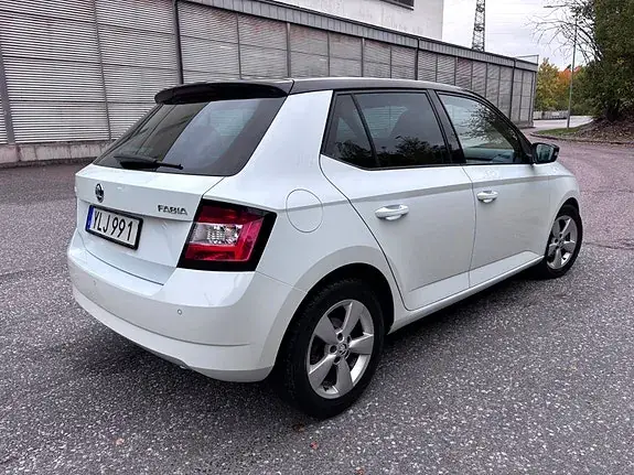 Skoda Fabia 2017 photo 3