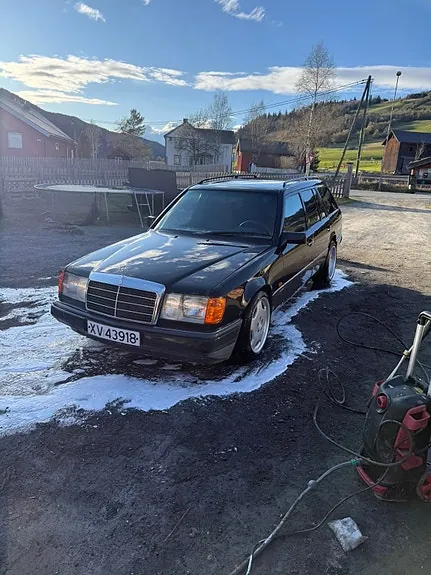 Mercedes-Benz E230