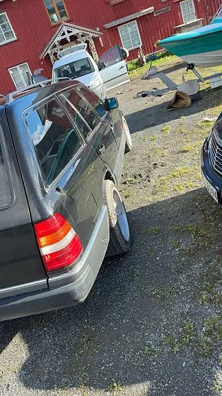 Mercedes-Benz E230 1991 photo 3