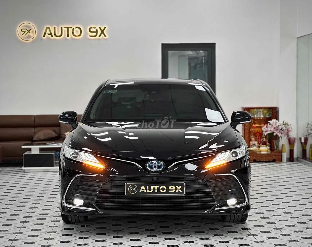 Toyota Camry 2024 photo 2