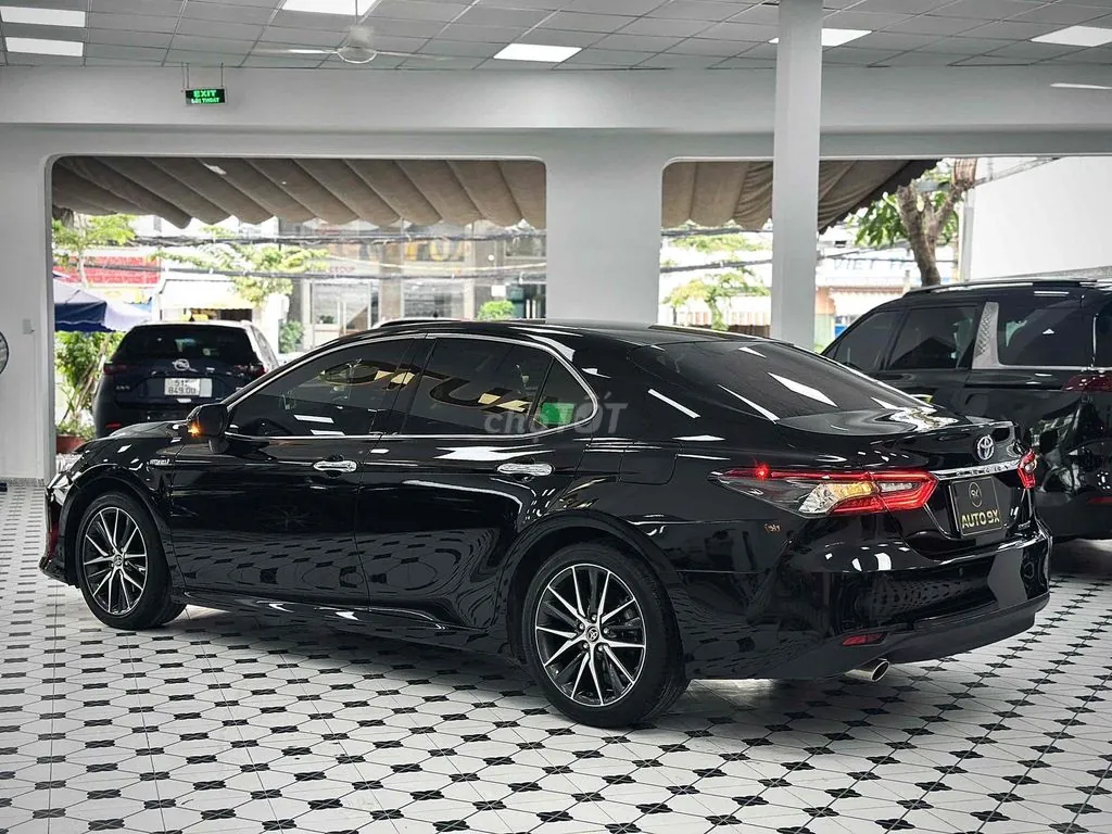 Toyota Camry 2024 photo 3