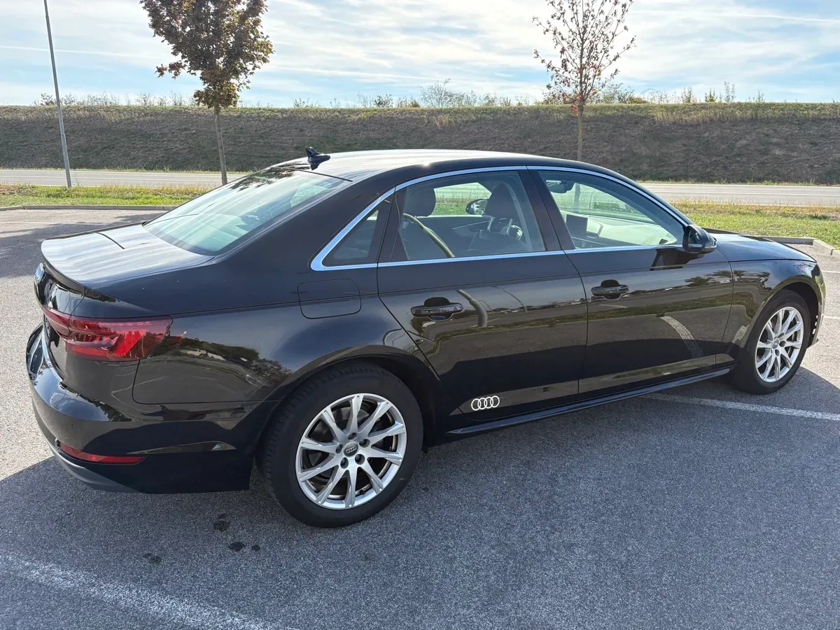 Audi A4 2018 photo 3