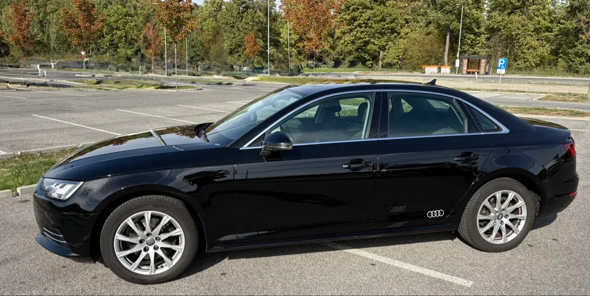Audi A4 2018 photo 2