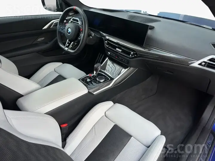 BMW M4 2025 photo 5