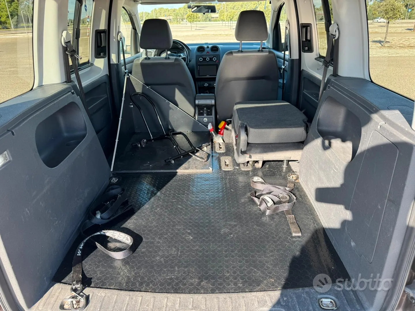 Volkswagen Caddy 2011 photo 4