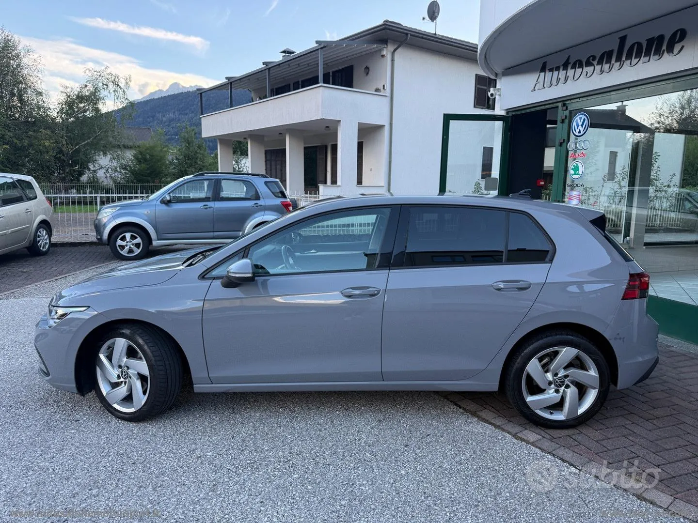 Volkswagen Golf 2022 photo 2