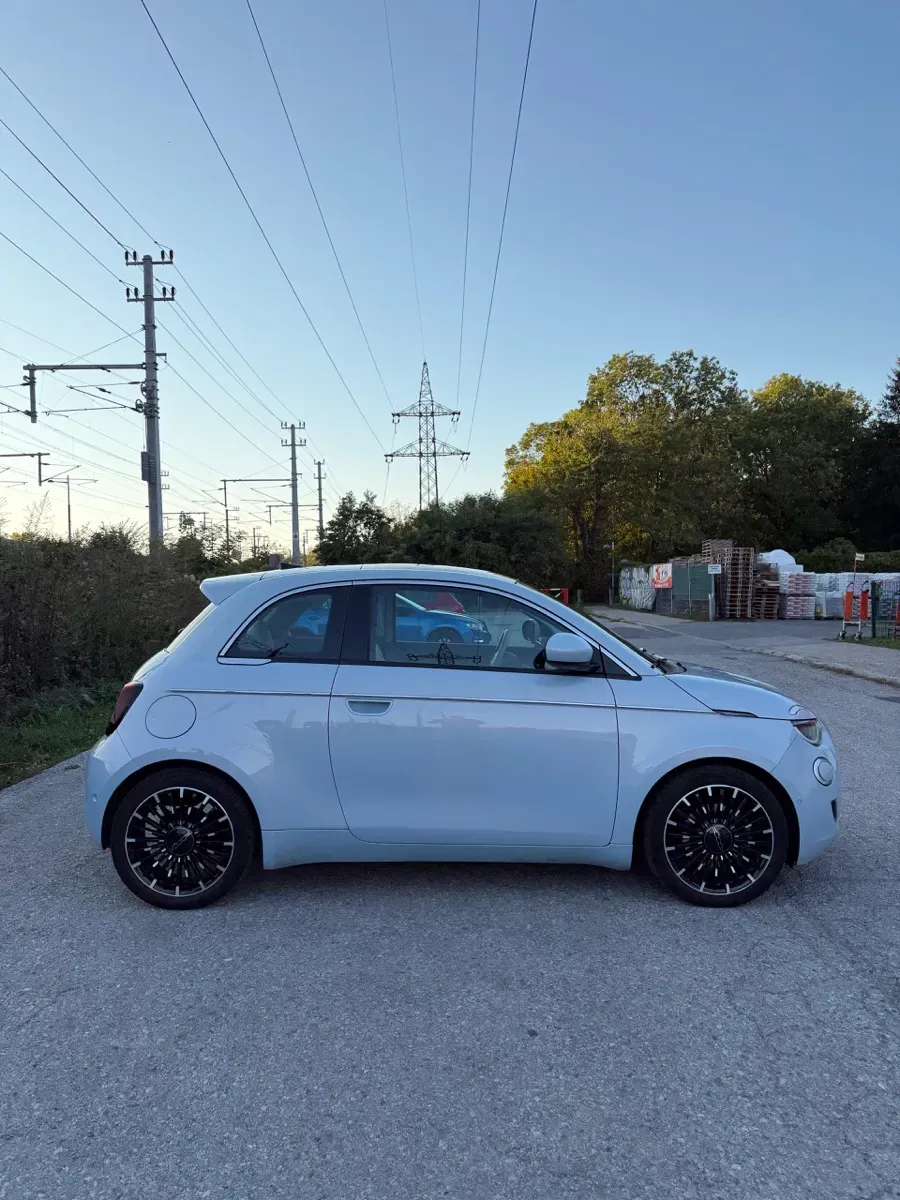 Fiat 500E 2021 photo 2