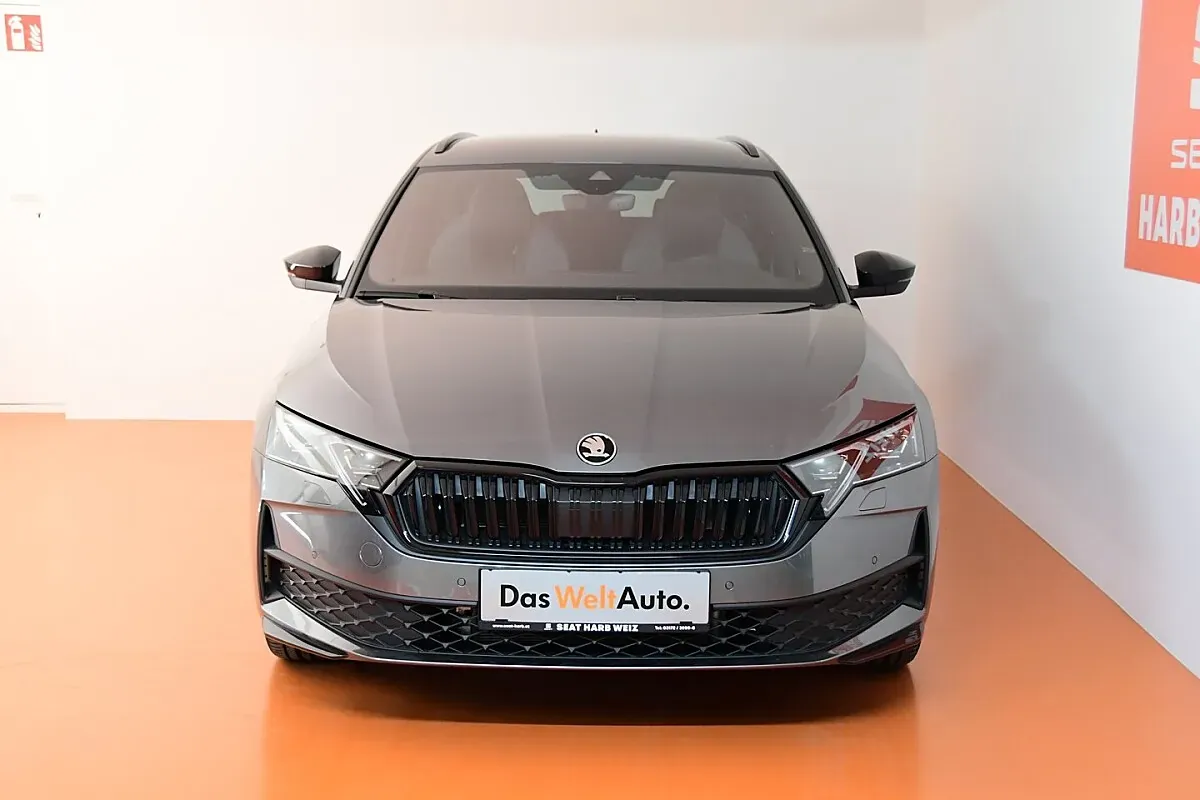 Skoda Octavia 2024 photo 2