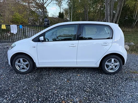 Volkswagen Up 2014 photo 2