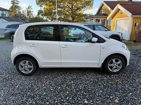 Volkswagen Up 2014 photo 4