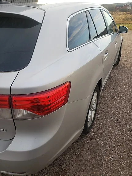 Toyota Avensis 2015 photo 4