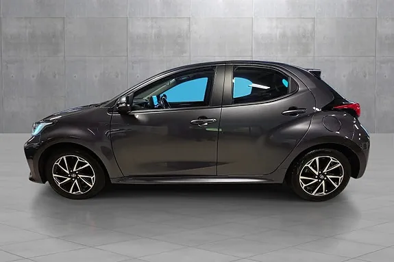 Toyota Yaris 2022 photo 2