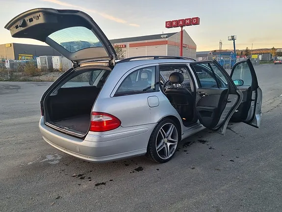 Mercedes-Benz E220 D 2005 photo 5