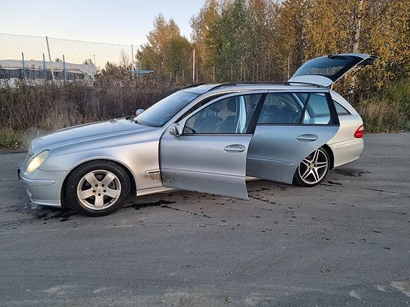 Mercedes-Benz E220 D 2005 photo 3