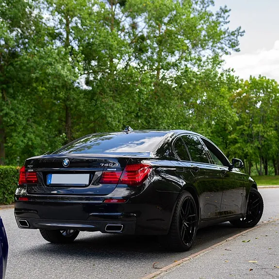 BMW 740D 2015 photo 3