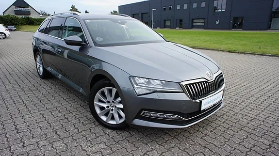Skoda Superb 2022 photo 3