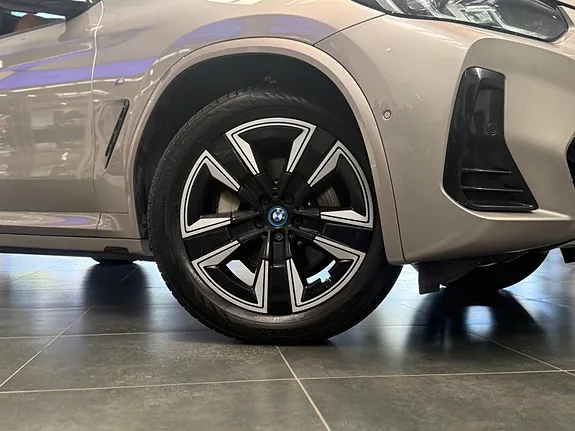 BMW Ix3 2023 photo 2