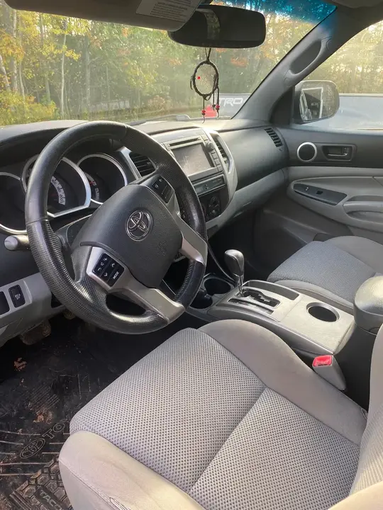 Toyota Tacoma 2013 photo 2