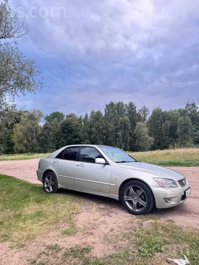 Lexus Is 2005 photo 2