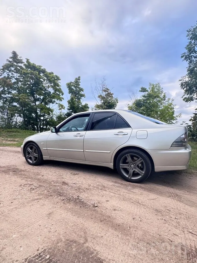 Lexus Is 2005 photo 4