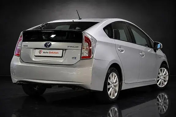 Toyota Prius 2012 photo 2