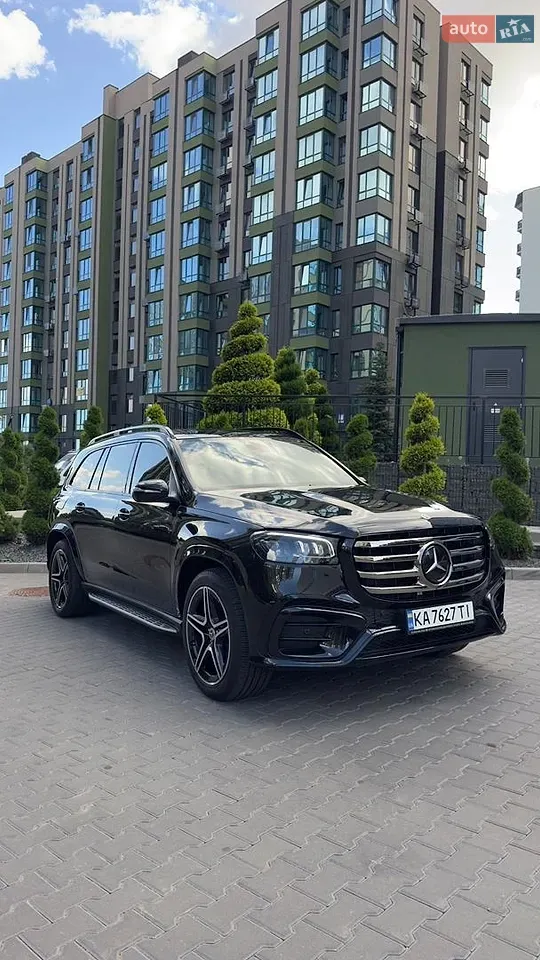 Mercedes-Benz Gls-Class 2024 photo 2