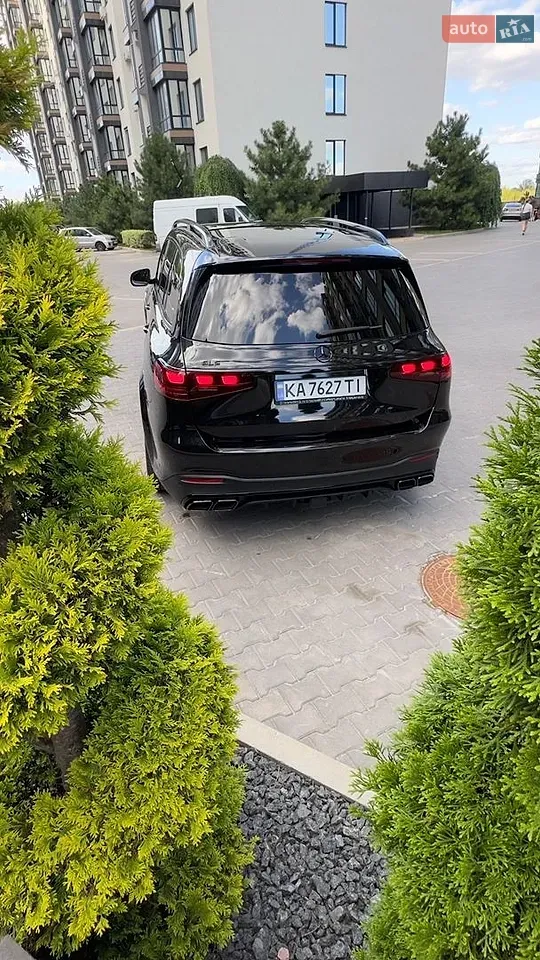 Mercedes-Benz Gls-Class 2024 photo 5