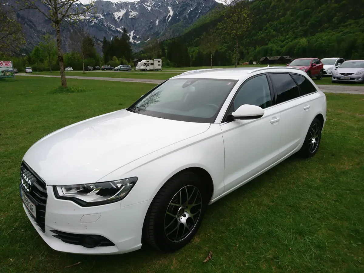 Audi A6 Avant 2012 photo 2