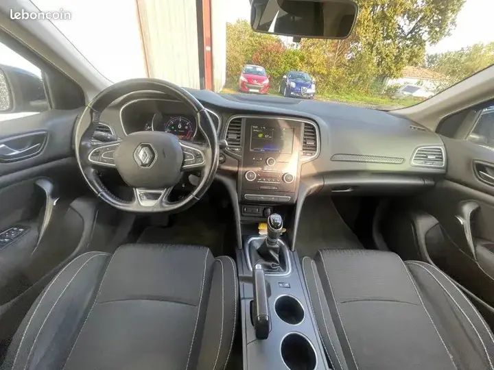 Renault Megane 2018 photo 4