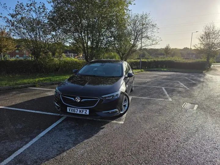 Vauxhall Insignia 2017 photo 2