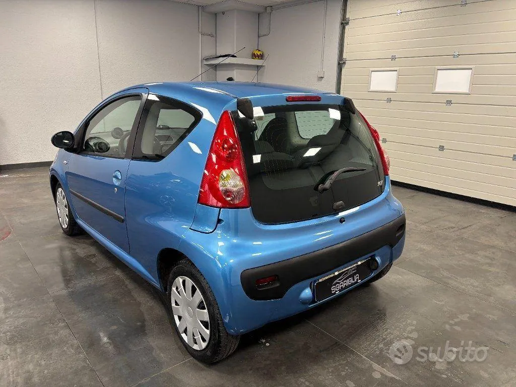 Peugeot 107 2005 photo 4