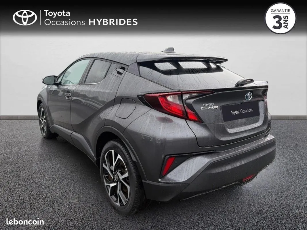 Toyota C-Hr 2020 photo 2