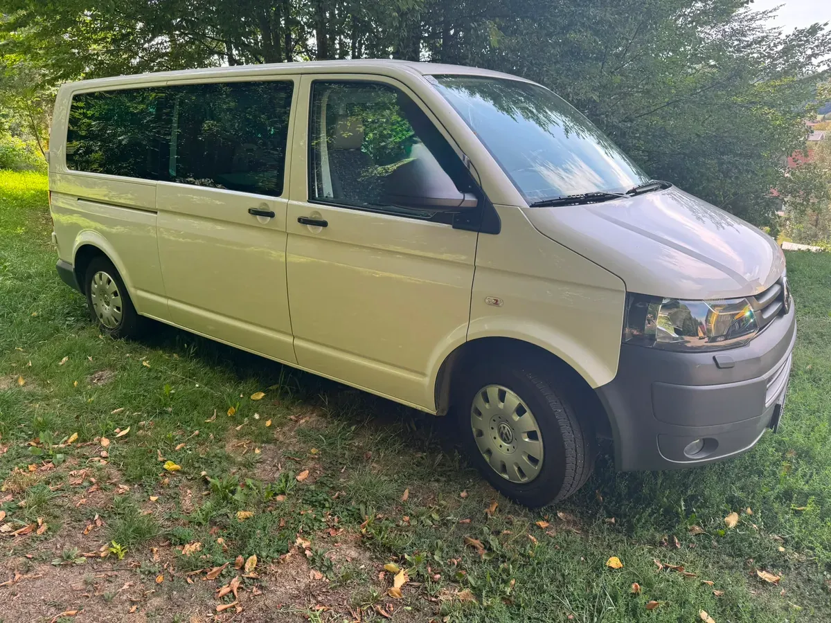 Volkswagen T5 2012 photo 2
